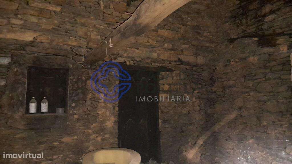 Casa em Xisto para Restauro – Unhais-o-Velho - Grande imagem: 4/6