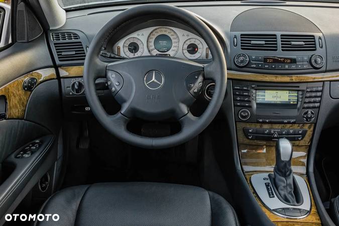 Mercedes-Benz Klasa E 500 4-Matic Avantgarde - 21