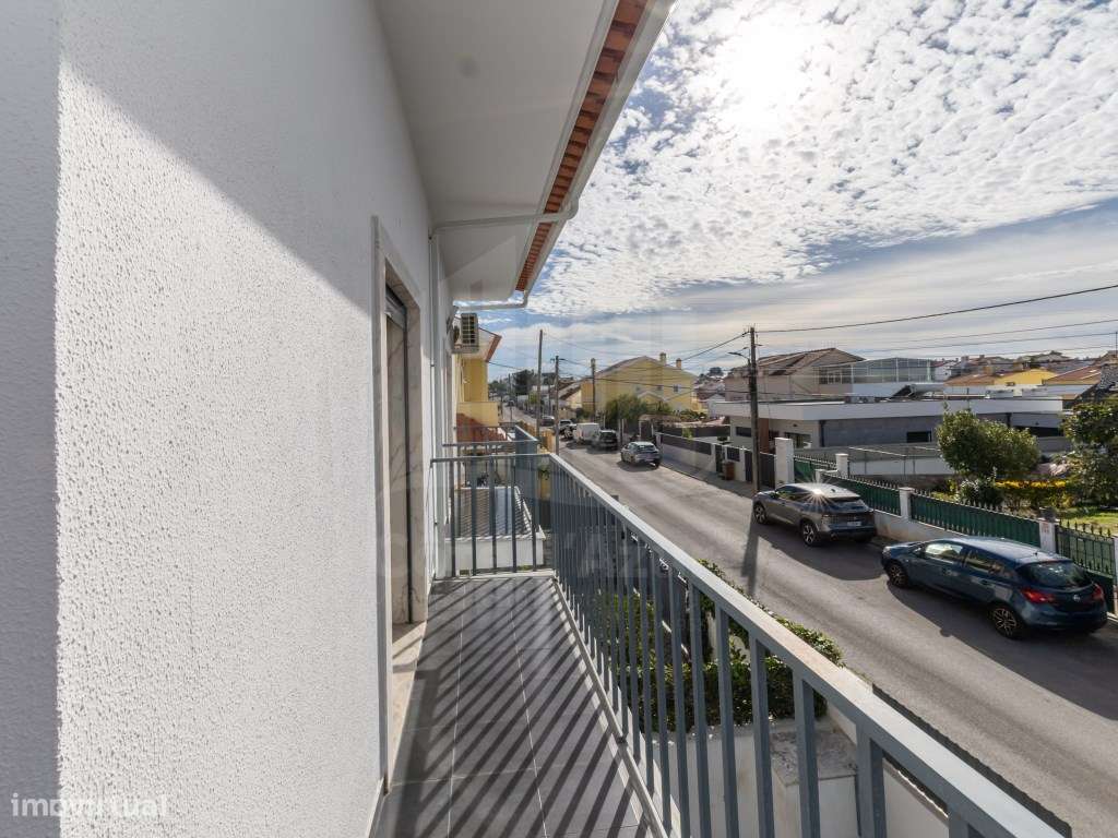 Moradia T2+1 com jardim e Sótão em Fernão Ferro-20