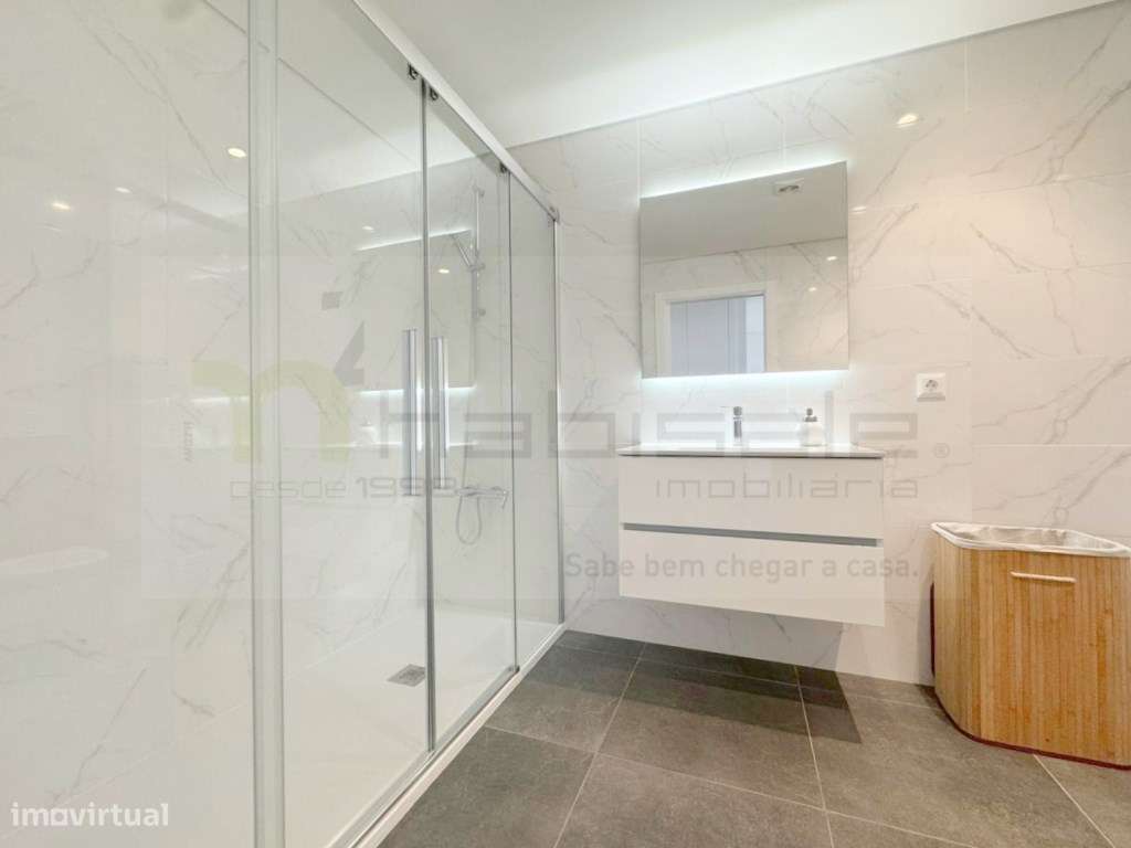 T2 novo na Parede com vista mar-15