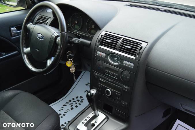 Ford Mondeo 2.0 TDCi Ambiente - 18