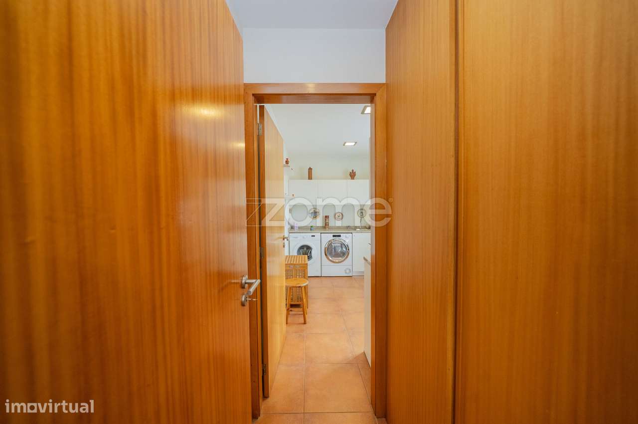 Moradia T5 + 1 com Piscina em Espinho, Braga-19