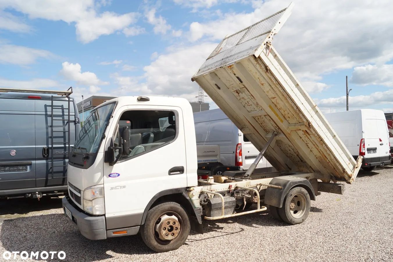 Mitsubishi Fuso - 1