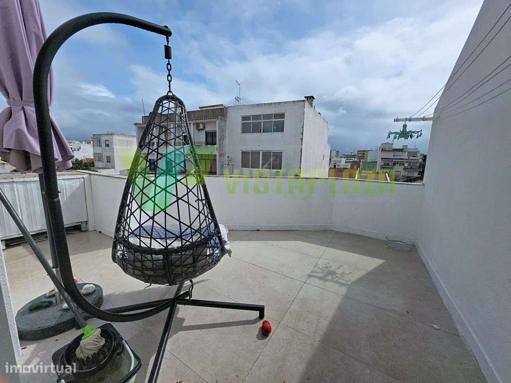 Apartamento Duplex T3 Remodelado no Centro de Portimão-3