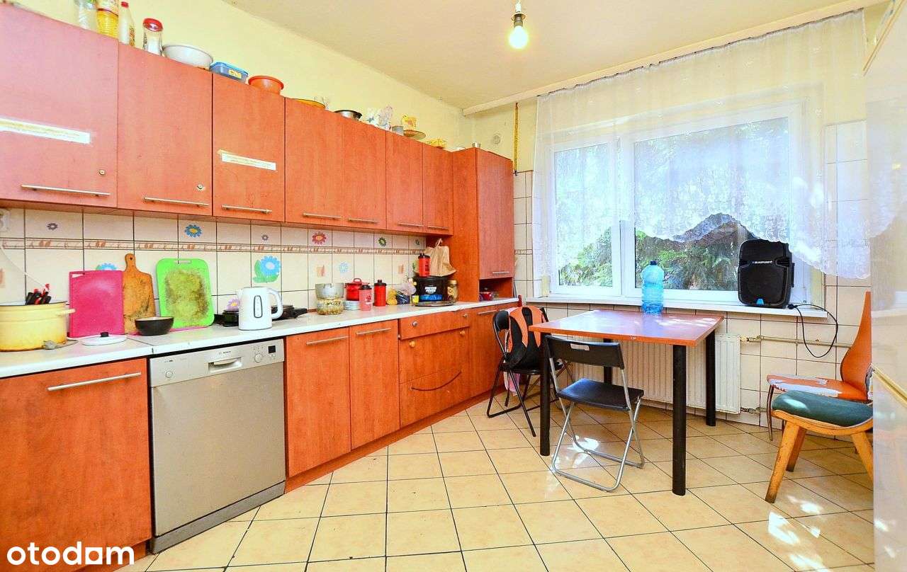 Przestronny budynek w dobrej lokalizacji - Pełny obrazek: 4/19