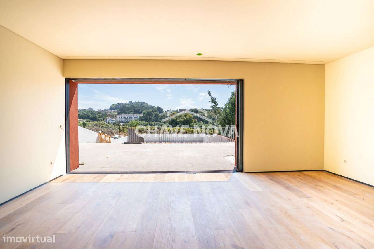 Moradia Geminada V3 +1 Nova em Gondomar - Grande imagem: 4/25