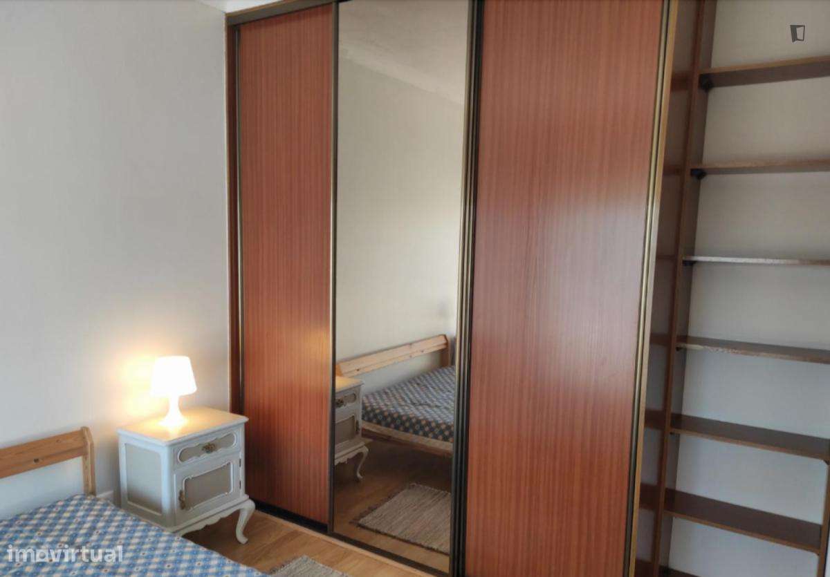 Quarto - localizado em Vila nova de gaia - Grande imagem: 3/10