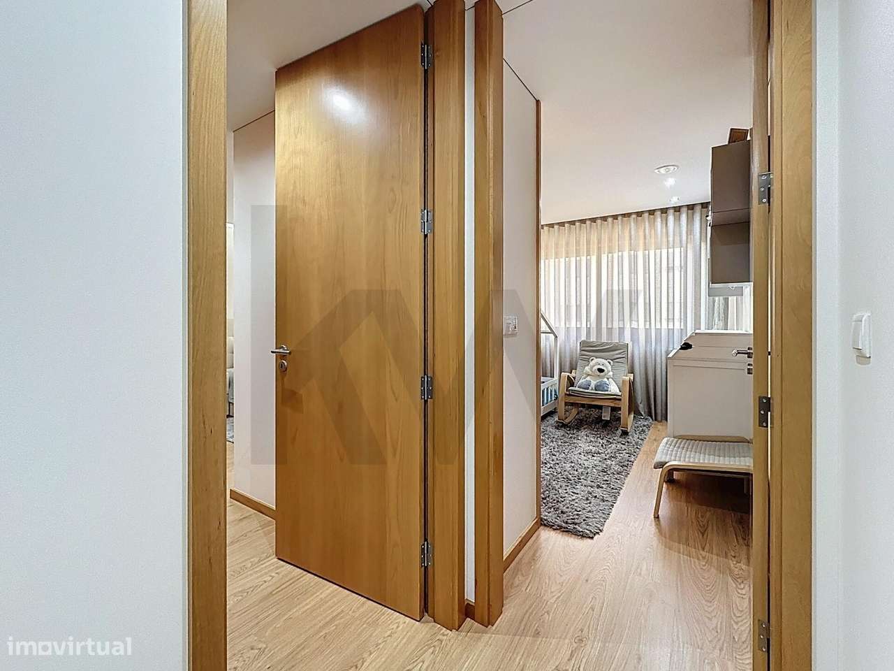 Apartamento T2 c/ Garagem Fechada em Perfeito Estado- Urbanização Pass-23