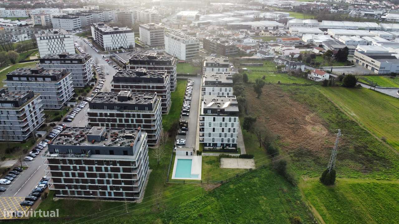 Apartamento T1 com terraço Seminovo.-24