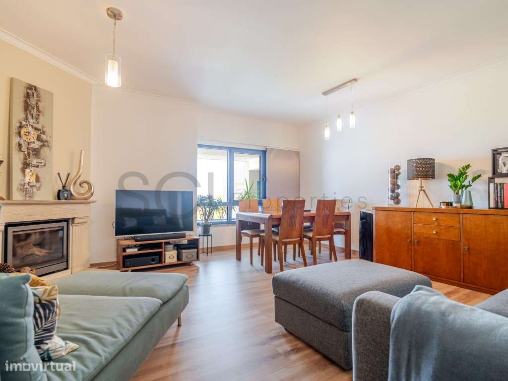 Apartamento T2 Totalmente Remodelado Com Elevador Barreiro