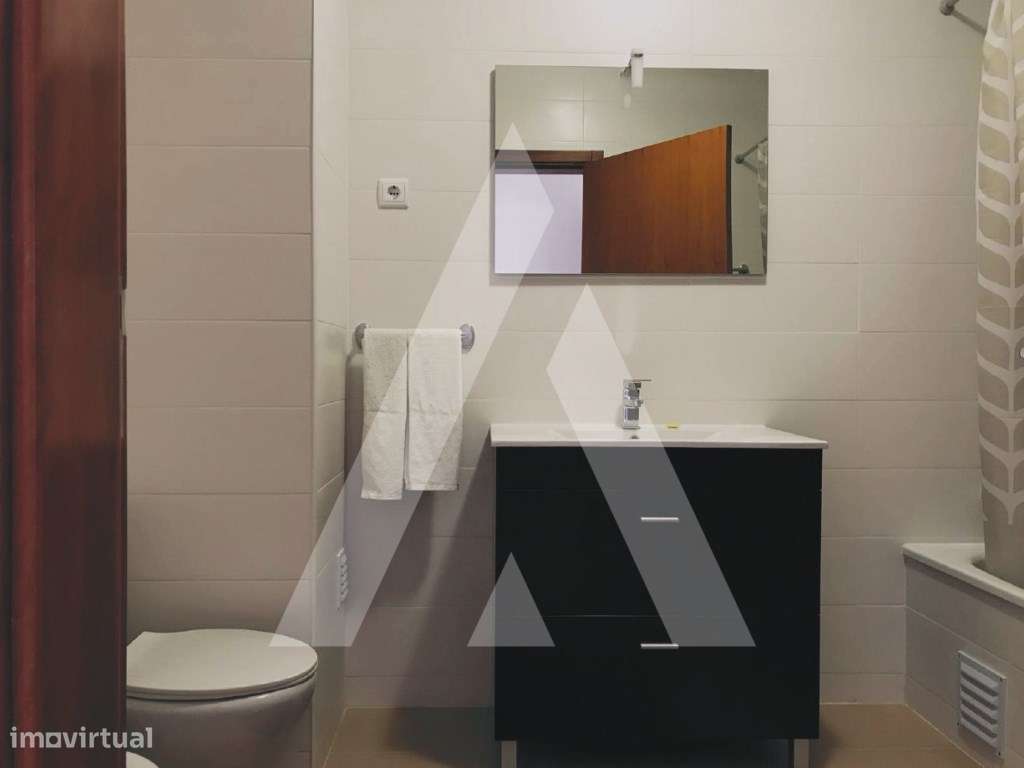 Apartamento T2 localizado perto do Centro comercial Glicínias!-10