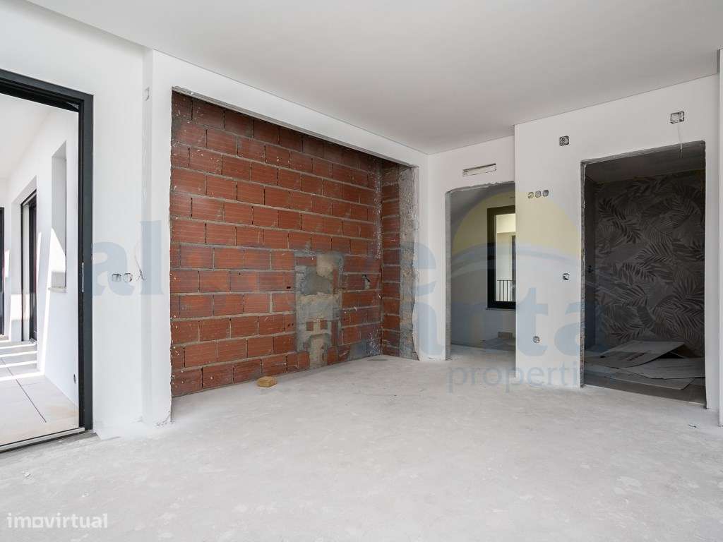 Moradia T4 de Arquitetura Contemporânea com Piscina, Rooftop e Vist...-35