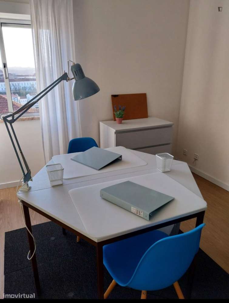 Quarto - localizado em Montes Claros Coimbra - Grande imagem: 4/9