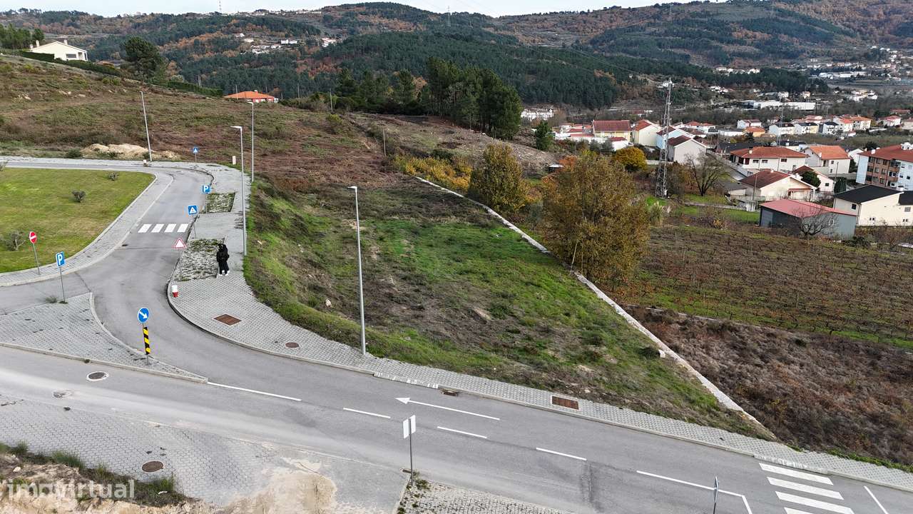 Terreno na Qt. da Boavista - Tarouca-1