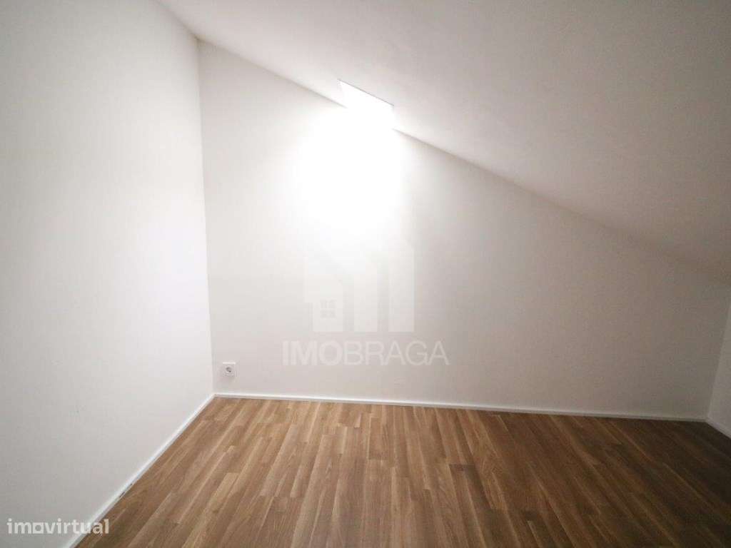 Venda Apartamento T2+1 com Sótão (transformado em T2) - São Vítor, ...-30