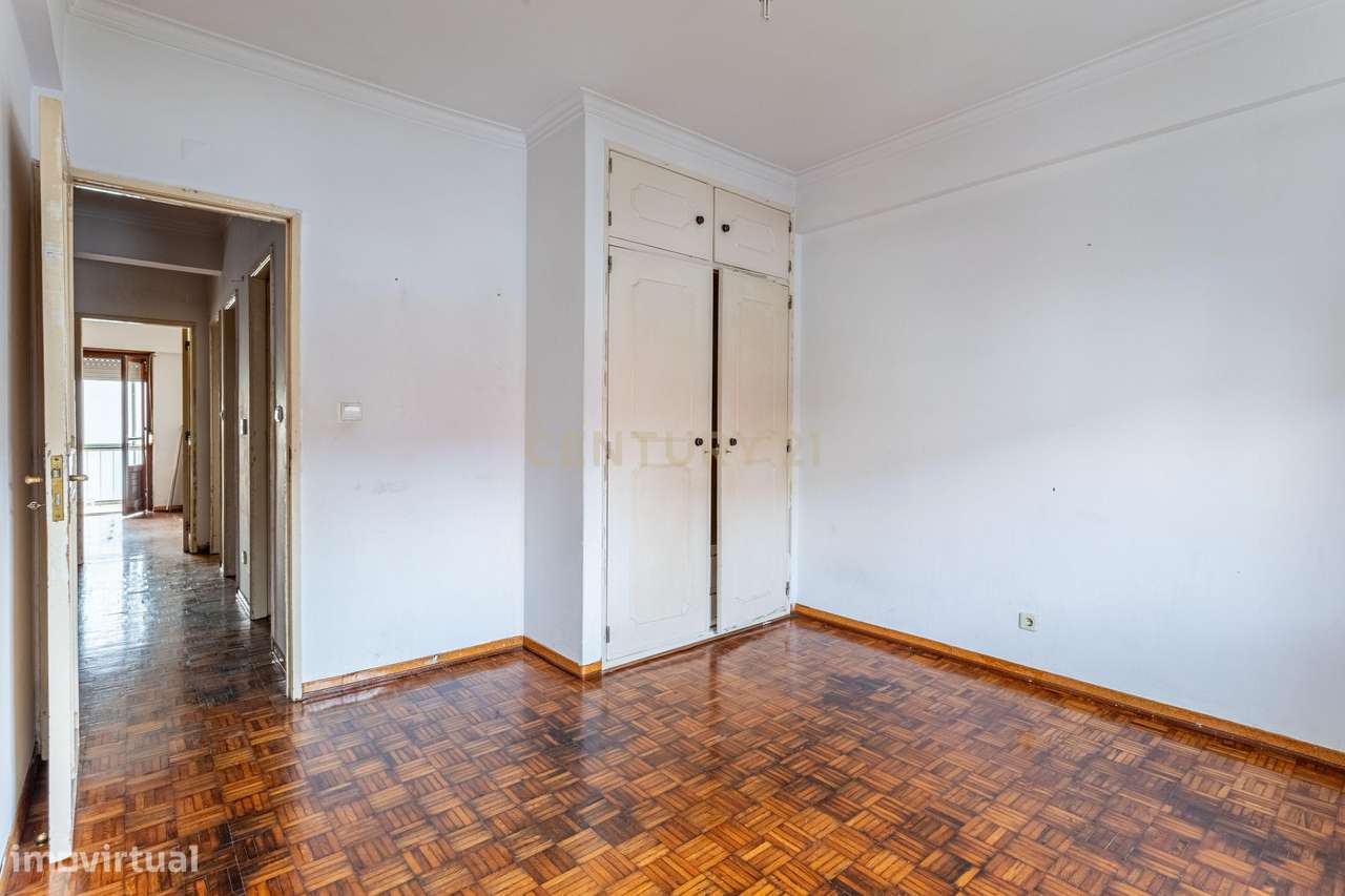 Apartamento T3 para Recuperação em Póvoa de Santo Adrião-9