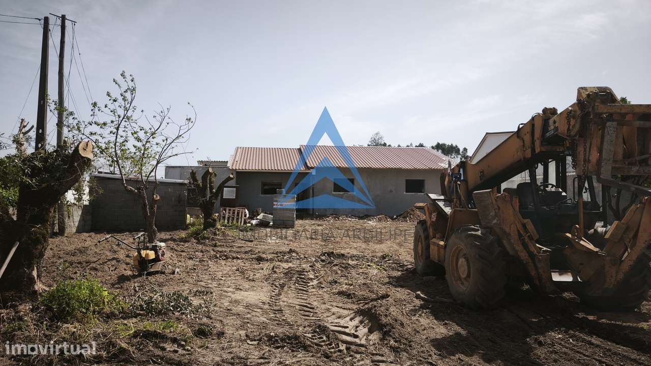 Moradia T5 com Piscina-9