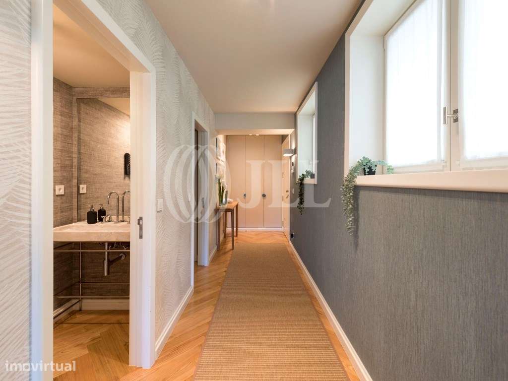 Apartamento T3 com garagem no Edifício Emporium, Porto-8