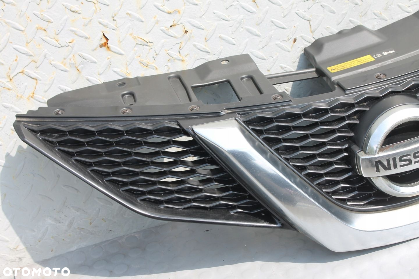 ATRAPA PRZEDNIA GRILL EMBLEMAT PRZÓD NISSAN QASHQAI J11 13-17 - 3