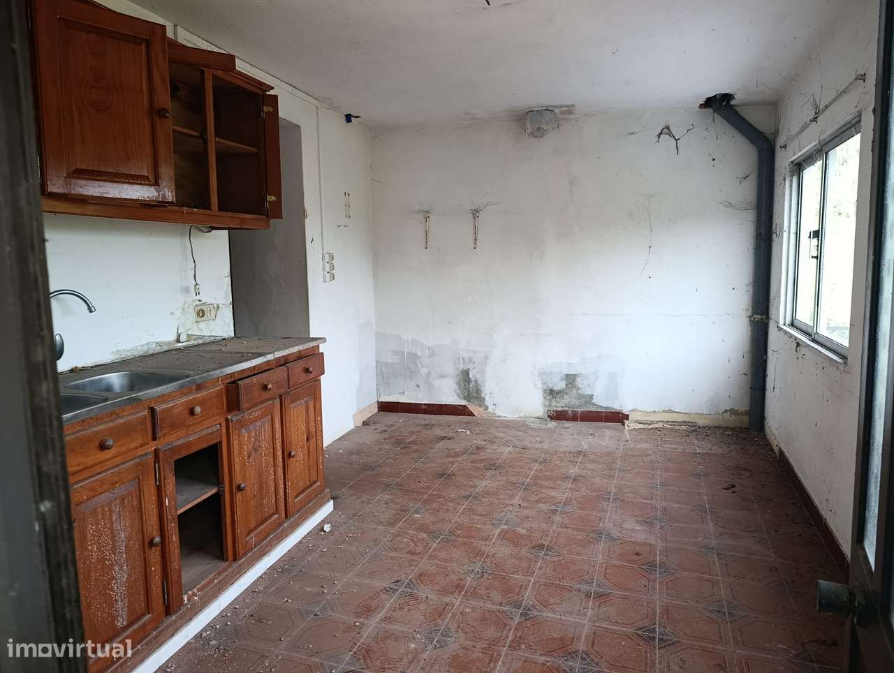 Casa em 4 pisos, para remodelar, em Lorvão, Penacova, Coimbra - Grande imagem: 4/47
