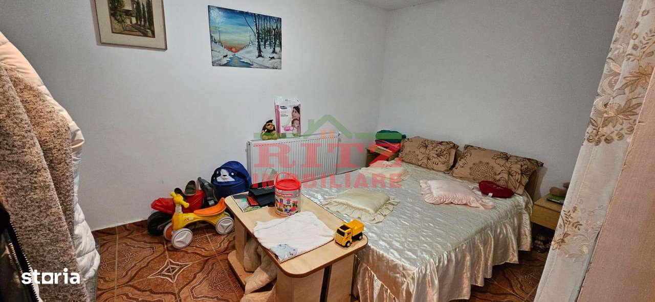 CASA  DE  VANZARE  P+1 E-1