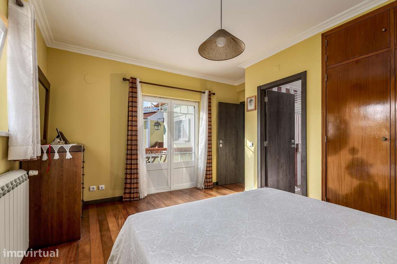 Moradia T4 Independente com Jardim – A 12 min a pé da Praia e 35 min d-50