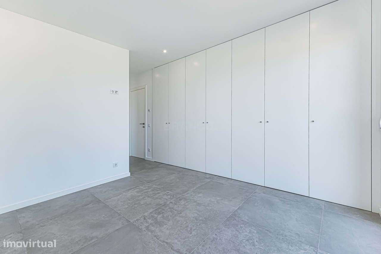 Moradia Contemporânea T3 com Garagem | Mexilhoeira Grande-13