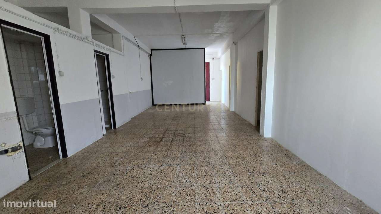 Armazém para arrendamento em Casal de Cambra - Grande imagem: 4/9