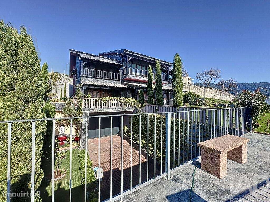 Casa / Villa T4 em São Martinho de 446,00 m2 - Grande imagem: 2/30