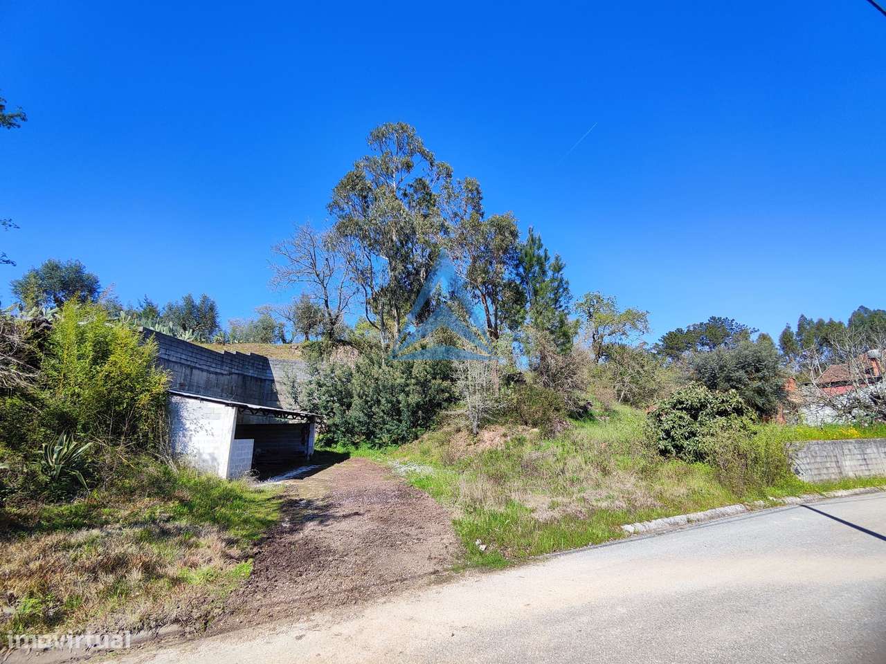 TERRENO PARA CONSTRUÇÃO - Grande imagem: 3/27