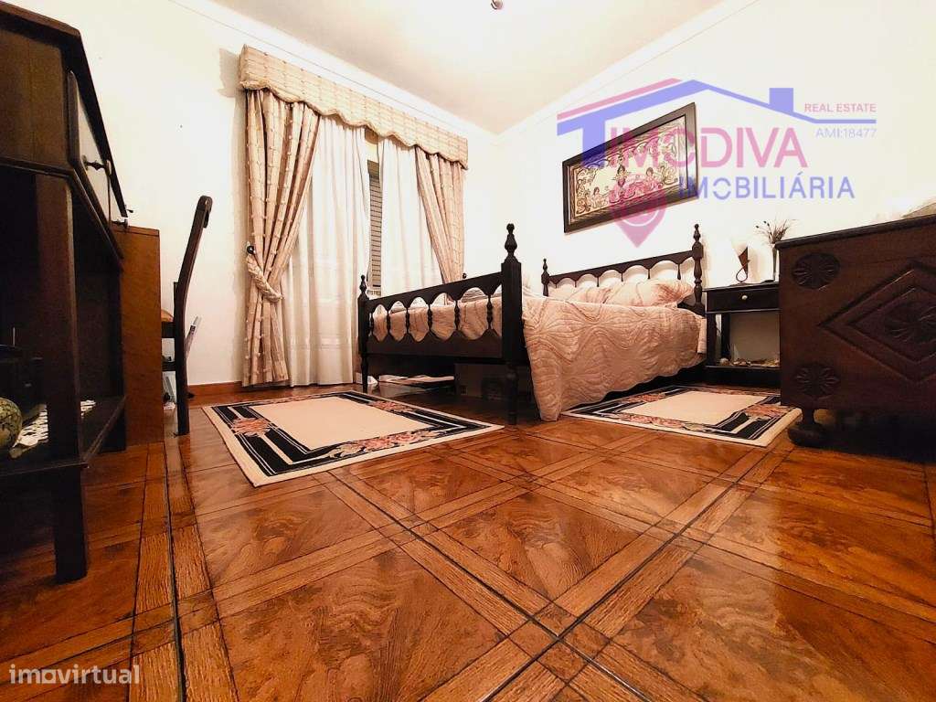 Moradia T4 com aquecimento e garagem em Figueiró dos Vinhos-11