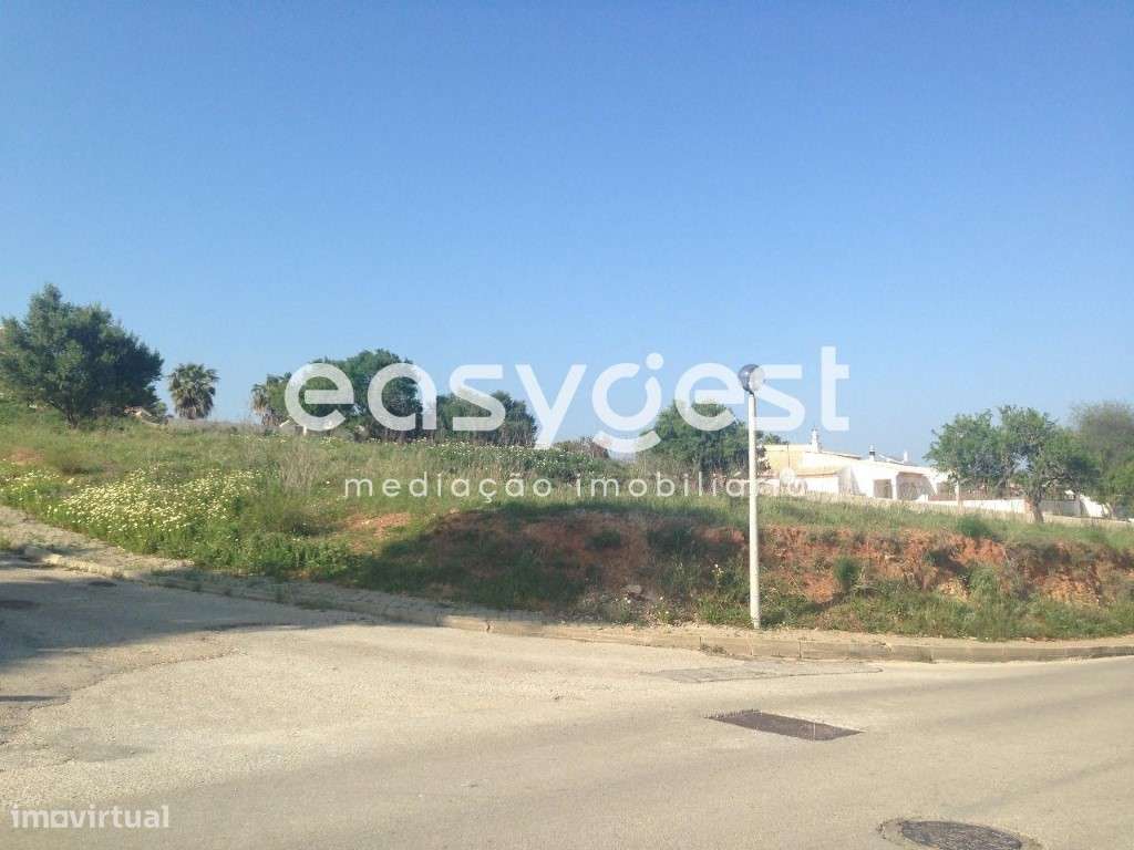 Terreno Urbano com 2700m2 e área bruta de 350 m2 a 5 minutos do Golf - Grande imagem: 4/14