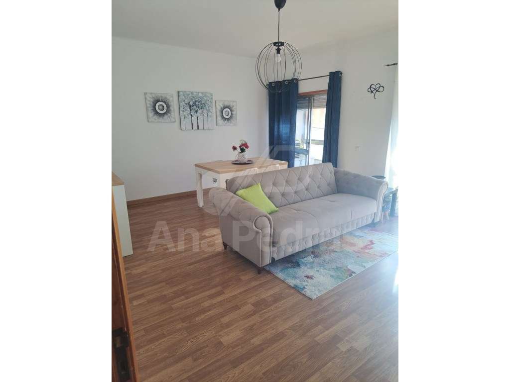 Vende-se T2 com excelente área - 87 m² - Totalmente remodelado-12