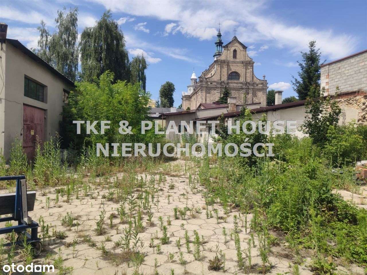 Na sprzedaż kompleks lokali handlowo - usługowych-8