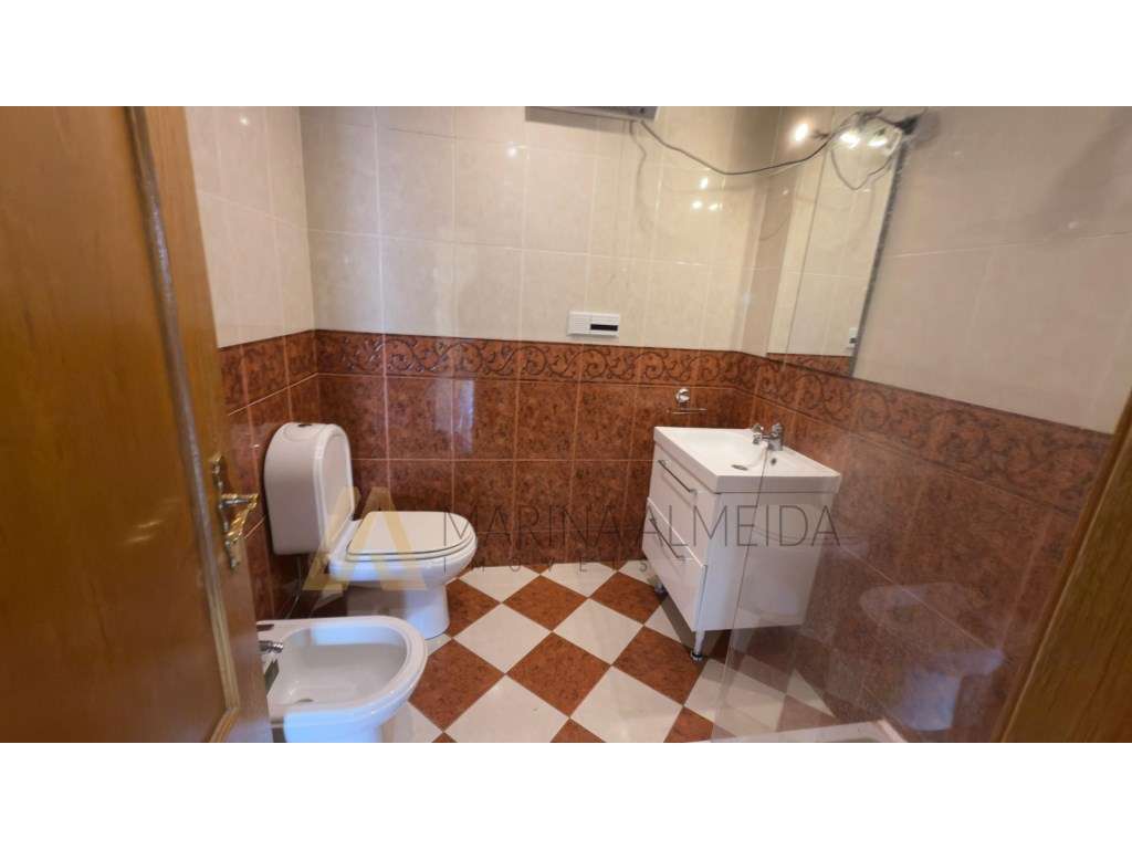 Apartamento t2 1º andar muito luminoso, com varanda despensa e arre...-9