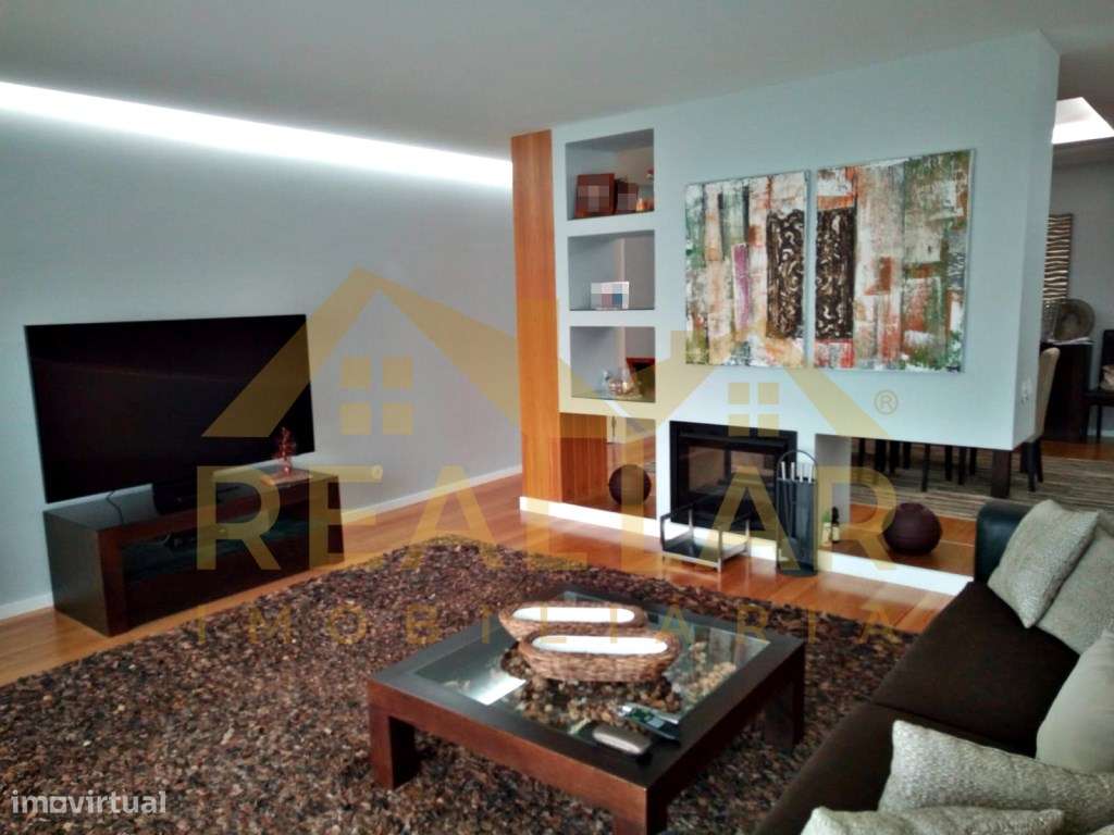 Magnifica Moradia V4 na Póvoa de Varzim - Grande imagem: 4/32