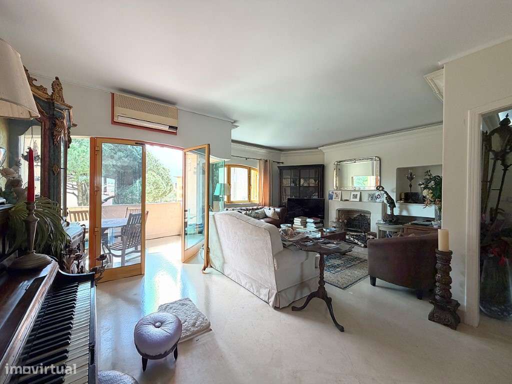 Apartamento T3 com garagem e piscina a venda em Cascais-5