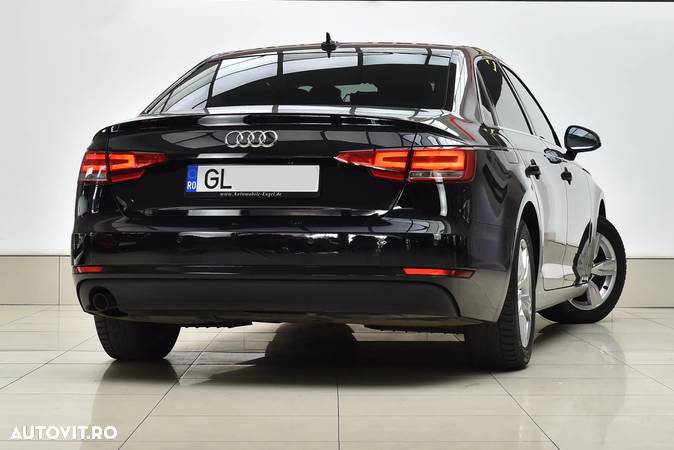 Audi A4 2.0 TDI S tronic - 11