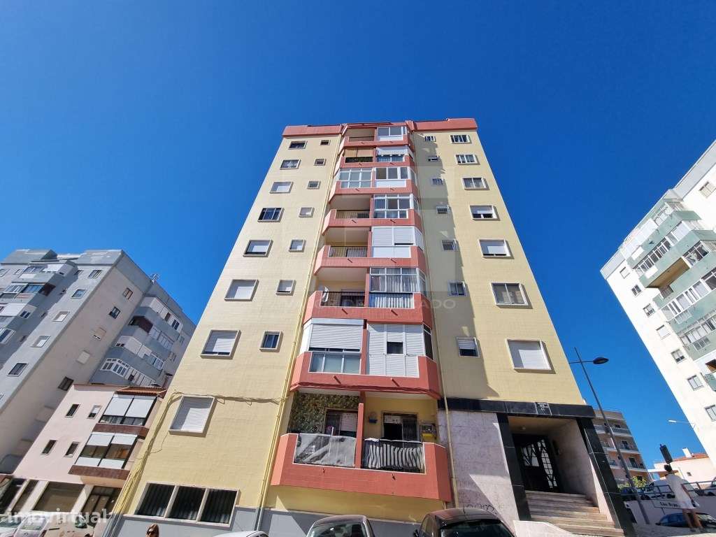 Apartamento T3 usado para venda em Mina de Água, Amadora.-30