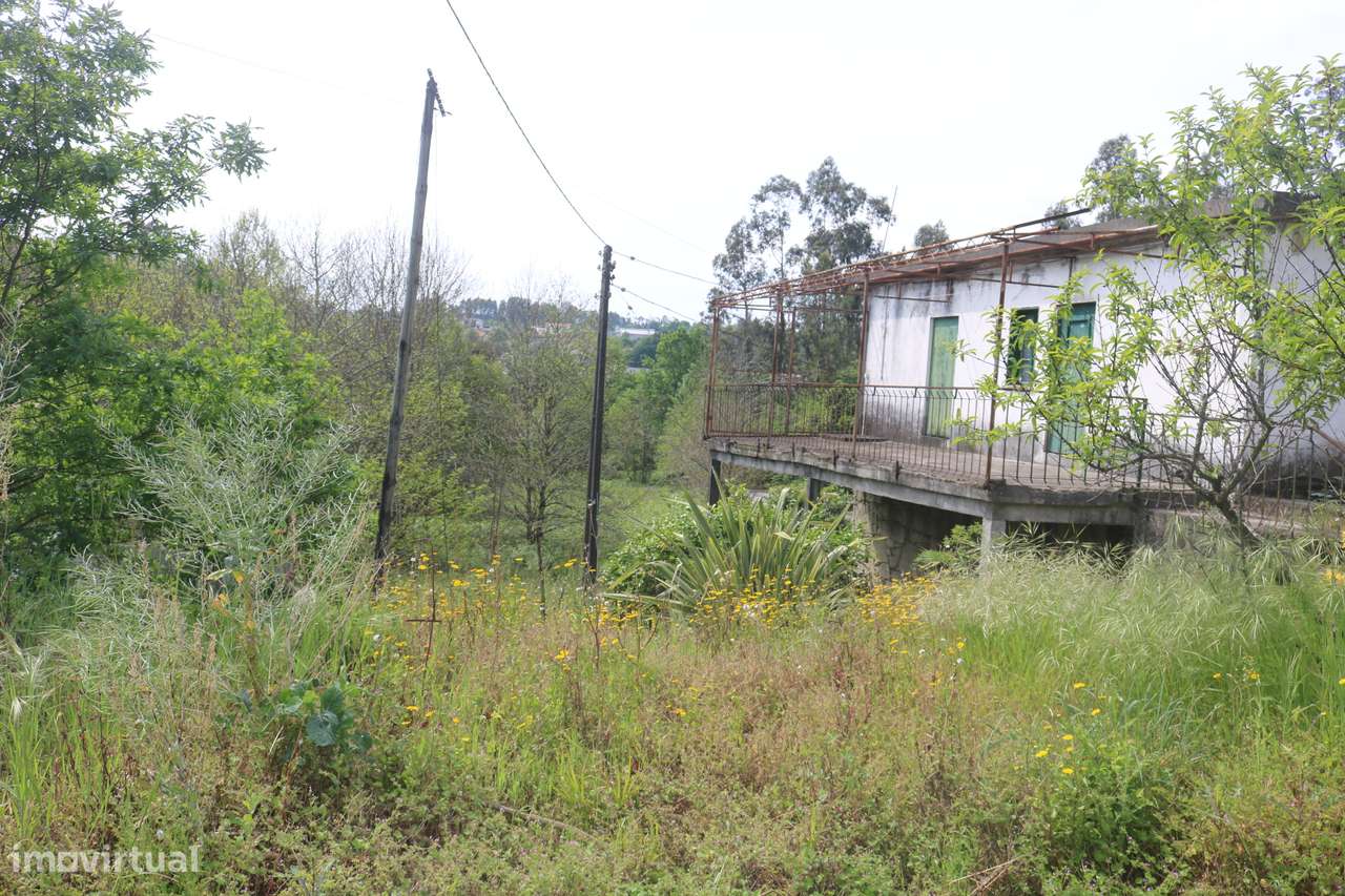 Moradia isolada com jardim e terraço em Amares-9
