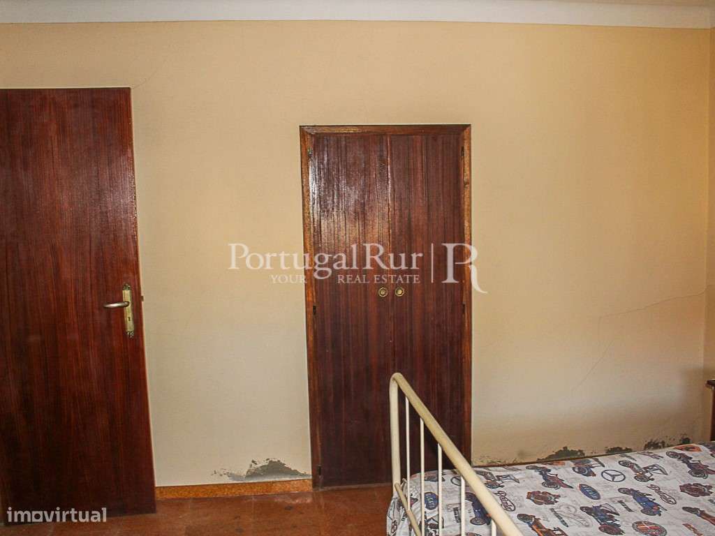 Casa Rústica com pequeno quintal e anexo - São Pedro do Esteval-8