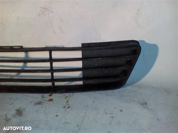 Grila centrala Ford Fiesta MK6 An 2005-2008 cod 2S61-A018A58-A - 3