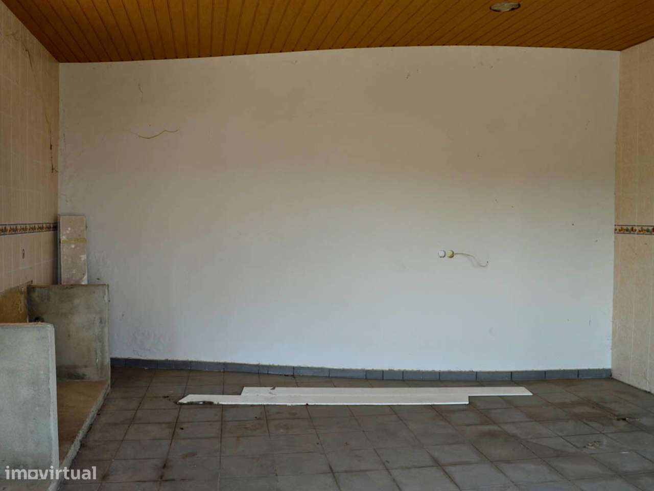 Moradia T2 com vista rio a necessitar de obras-8