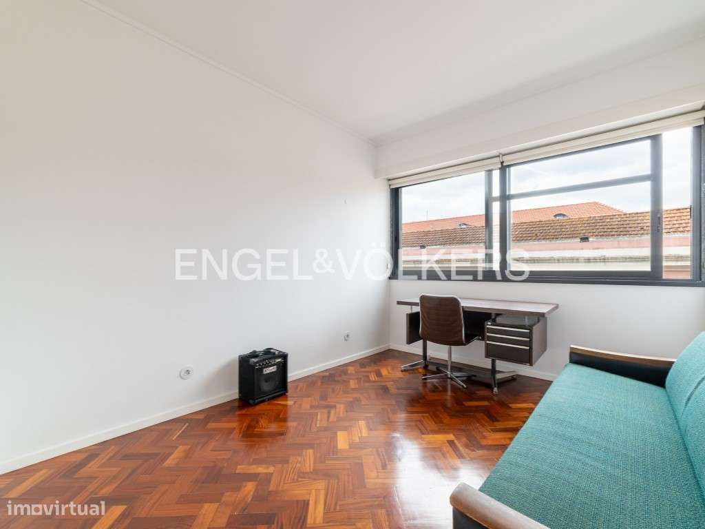 Apartamento T3 renovado no Principe Real-15
