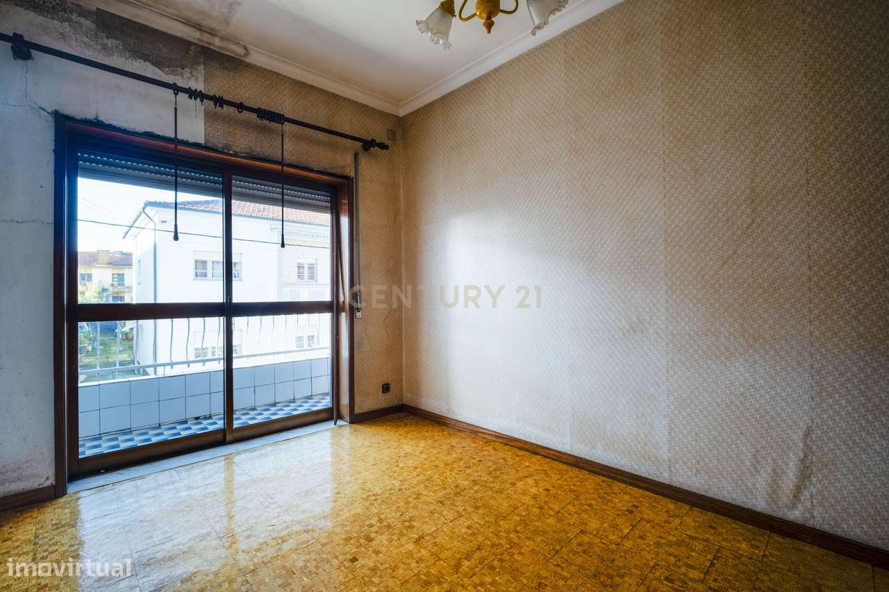 Moradia para recuperação em zona central de Rio Tinto-15