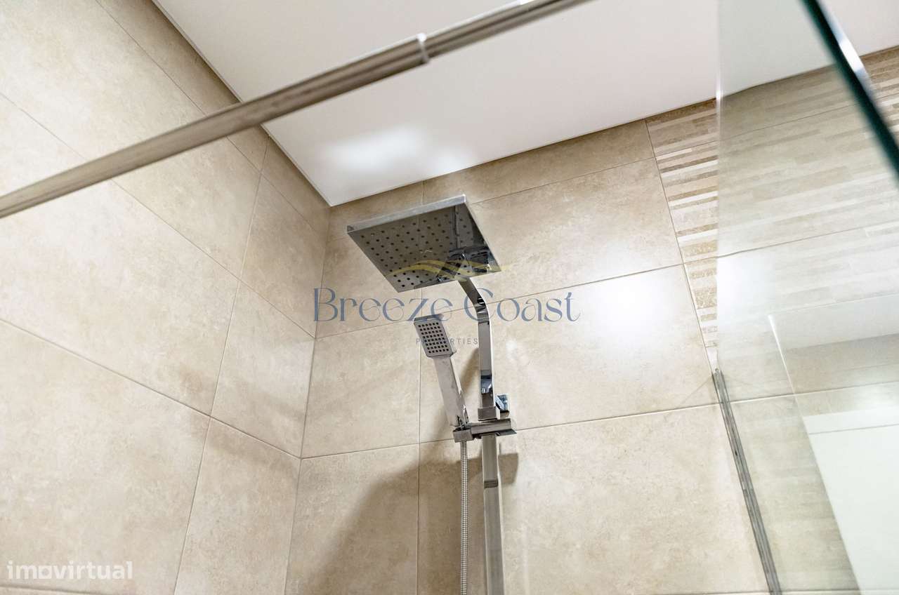 Moradia T4+1 de luxo com elevador-24