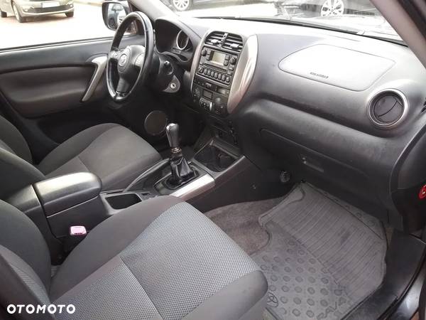 Toyota RAV4 2.0 D-4D 4x4 - 14