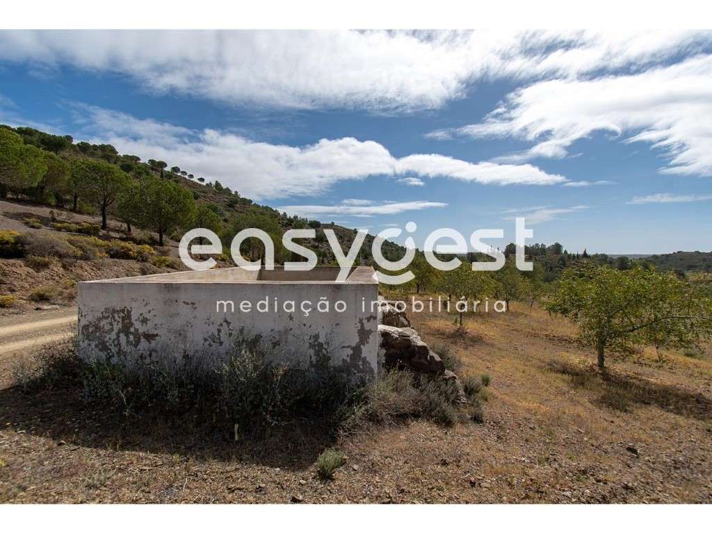 Terreno Urbano de 629 m2 com ruína, inserido em rústicos com 19,7 ha - Grande imagem: 3/17