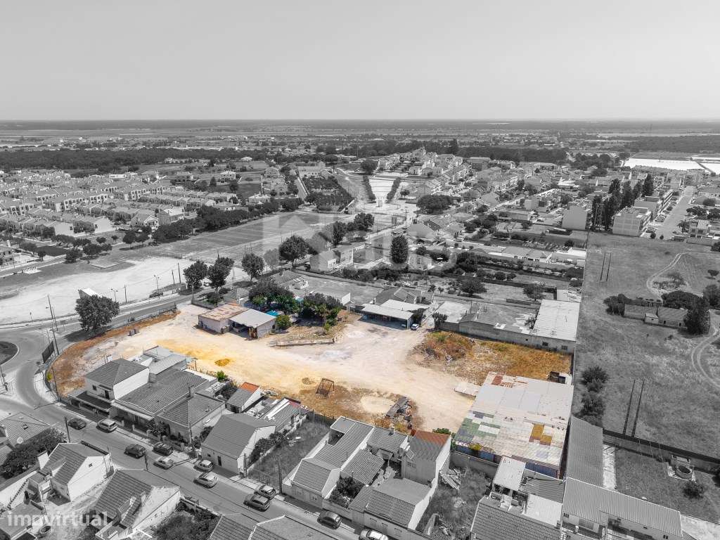 Terreno composto por 2 lotes Urbanos - Área total 5857m2 - Grande imagem: 5/20