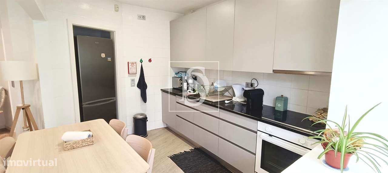 Andar Moradia, T2, Totalmente Renovado, junto à Praia (Lavra)-21